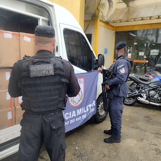 Polícia Militar recupera carga de cigarros roubada após informação do Disque Denúncia